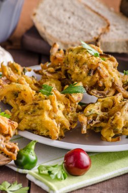 çıtır soğan bhajis