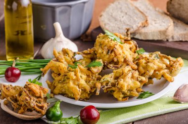 çıtır soğan bhajis