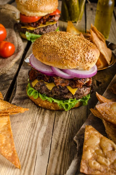 American rustic burger — Stockfoto