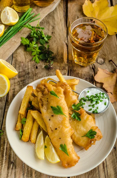 Fish and Chips — Stockfoto