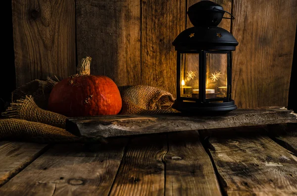 Nastrojowy obraz Halloween dynia z latarnią — Zdjęcie stockowe