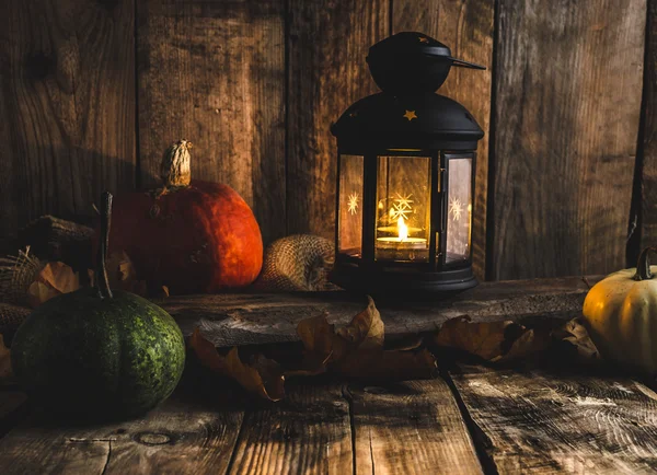Immagine di Halloween zucca lunatico con lanterna — Foto Stock