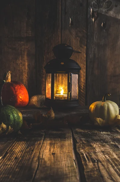 Immagine di Halloween zucca lunatico con lanterna — Foto Stock