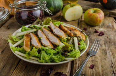 Izgara tavuk salatası Waldort