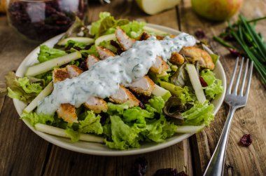 Izgara tavuk salatası Waldort