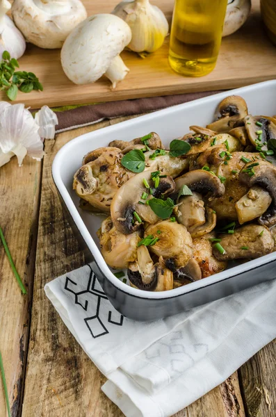 Roasted chicken drumsticks — Stock Photo, Image