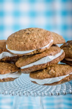 Ev yapımı yulaflı kremalı pasta kurabiye