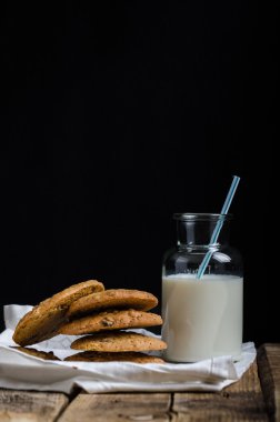 Ev yapımı yulaflı kremalı pasta kurabiye