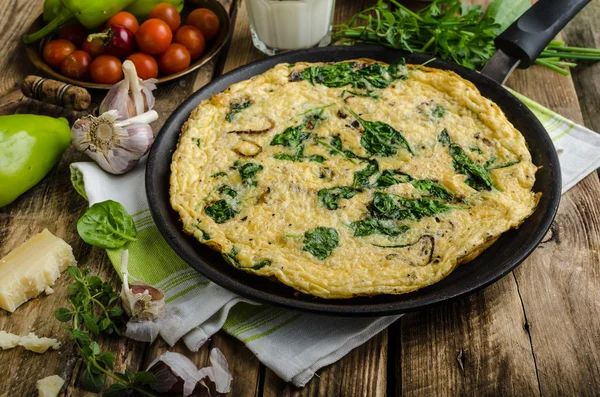 Frittata spenót és fokhagyma — Stock Fotó