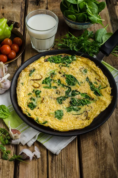 Frittata spenót és fokhagyma — Stock Fotó