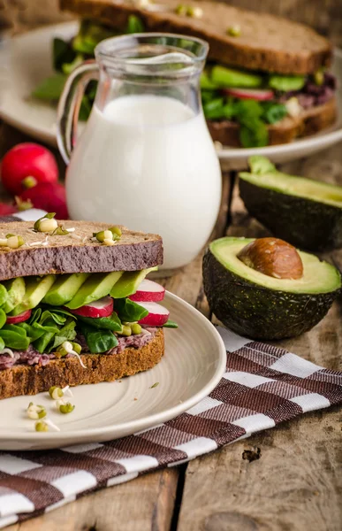 Recette Sandwich d'été Chipotle-Avocat — Photo