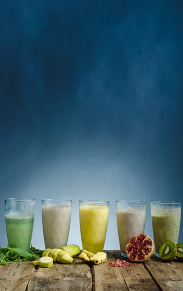 Smoothie dia, saudável e delicioso — Fotografia de Stock