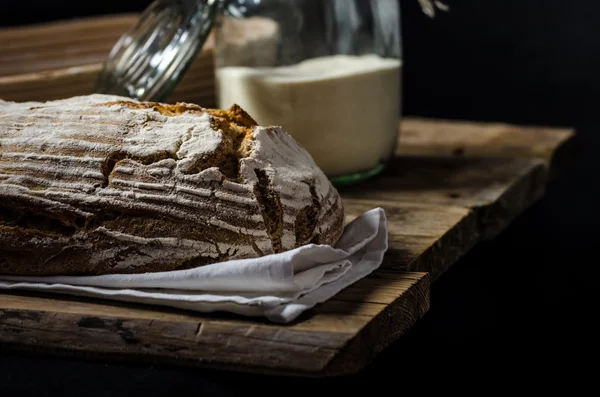 Pão de massa de pão caseiro — Fotografia de Stock