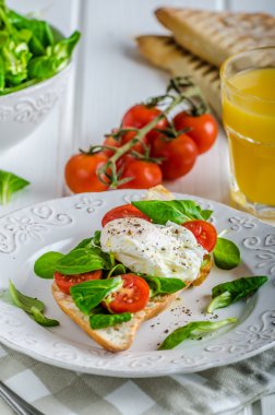 taze sağlıklı bir kahvaltı