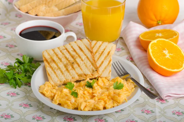 Ontbijt heerlijk in de ochtend — Stockfoto