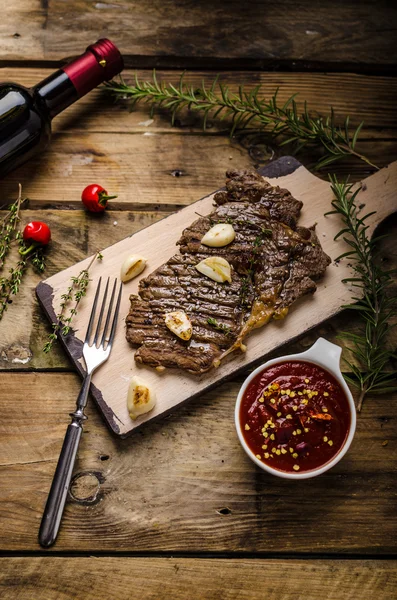 Filete de costilla con vino —  Fotos de Stock