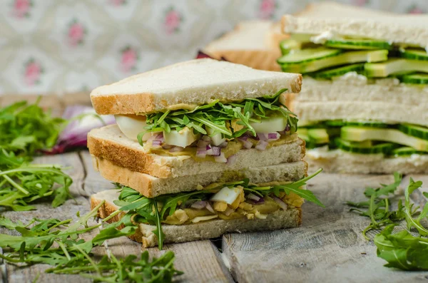 Здоровый вегетарианский сэндвич — стоковое фото