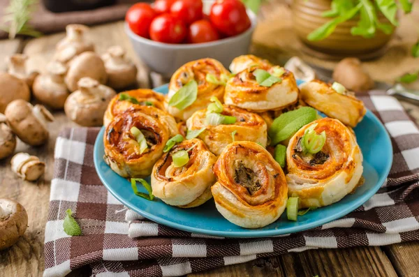 Pizza Schnecken Blätterteig — Stockfoto