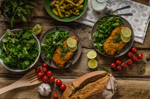 Verdadeiro schnitzel vienense — Fotografia de Stock