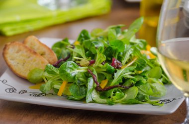 Roka ve biber salatası