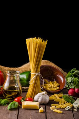 Still life fotoğraf, makarna ve peynir ile arka plan