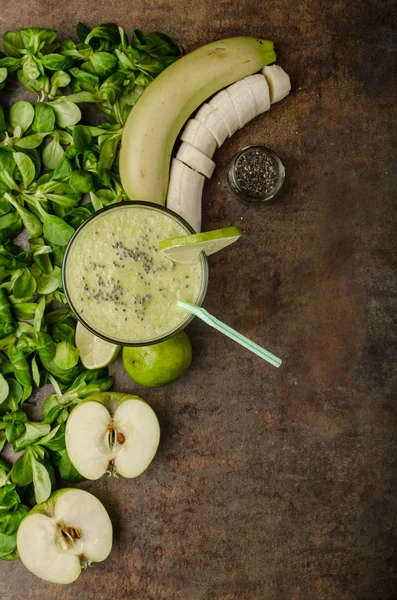 Läcker grön smoothie — Stockfoto