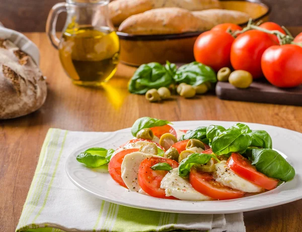 Caprese 샐러드 맛 있는 — 스톡 사진