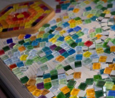 Çok renkli cam mozaik arka plan. Fotoğraf:.