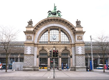 Lucerne tren istasyonu eski kapısı