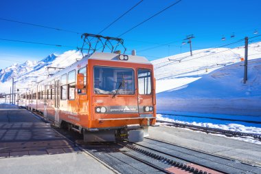 Gornergrat tren istasyonunda Matterhorn tepe, Zermatt