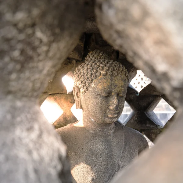 Statua di Buddha a Borobudur, Tempio Buddista a Yogyakarta, Indone — Foto Stock