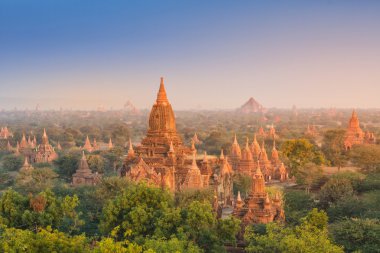 Bagan tapınak gündoğumu, Myanmar sırasında