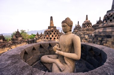 Borobudur, Yogyakarta, Indone tapınakta Buddist Buda heykeli