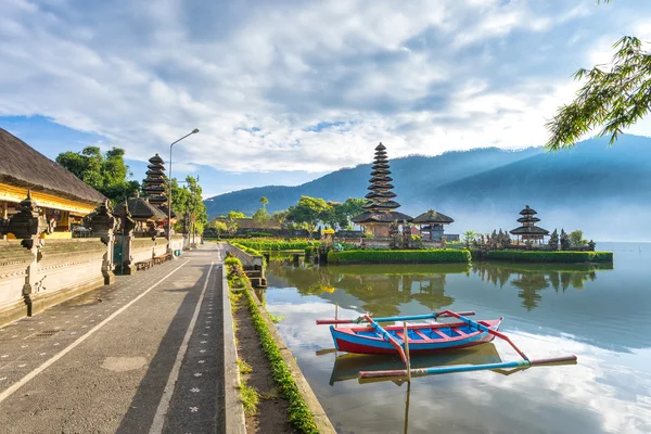 Pura Ulun Danu Bratan — Zdjęcie stockowe