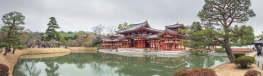 Phoenix Hall yansıtan su, Kyoto, Japon tapınakta Byodo içinde
