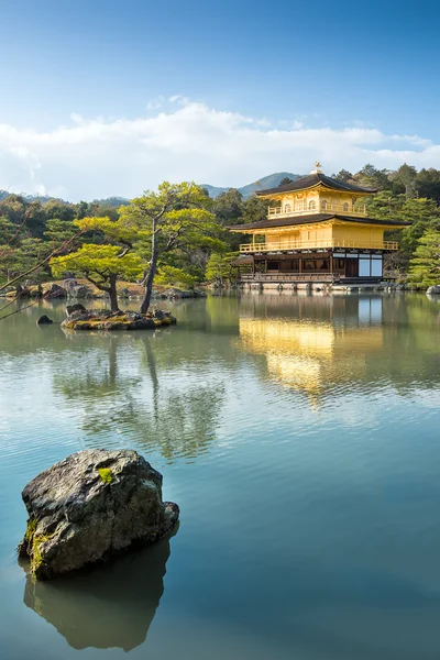 Kinkakuji Temple (Złoty Pawilon) w Kioto, Japonia — Zdjęcie stockowe