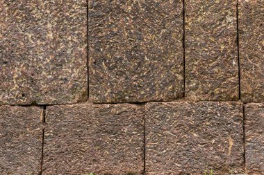 Laterite duvar, döşeme ve yapısı