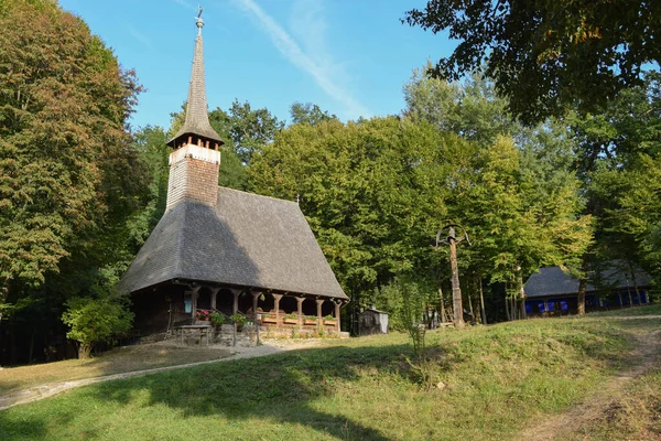 Kuzey Transilvanya Nın Maramures Bölgesinde Geleneksel Tarihi Ahşap Kilise — Stok fotoğraf