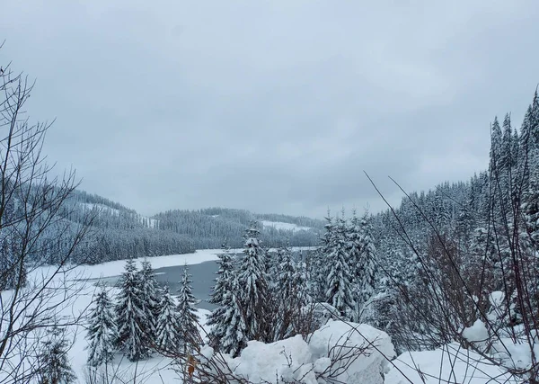 Schöne Natürliche Winterlandschaft Atemberaubende Bergpanoramen Das Konzept Des Tourismus Idyllischer — Stockfoto