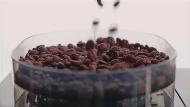 Kaffebönor Och Kopp Framställningen Kopp Kaffe — Stockvideo