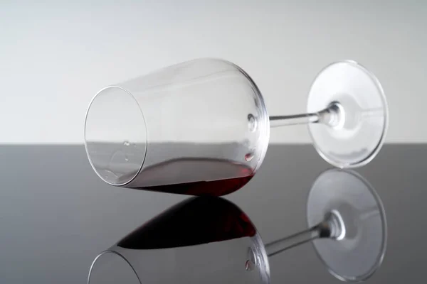 Masih Hidup Foto Gelas Dengan Anggur Merah Gelas Transparan Tumbler — Stok Foto