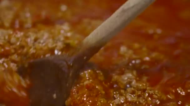 Ragu Salsa Italiana Cocinando Una Sartén Caliente Salsa Boloñesa Italiana — Vídeo de stock