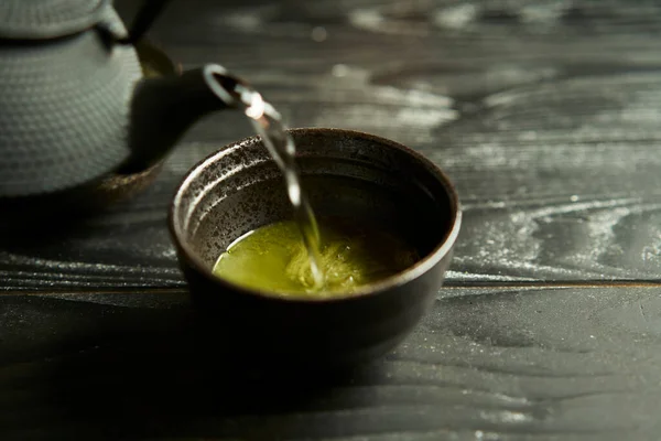Verde Matcha Biologico Giapponese Tazza Sfondo Legno Nero Prodotto Sano — Foto Stock
