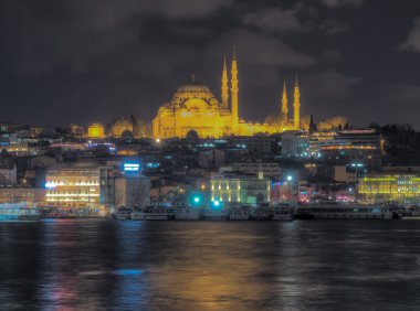 Gece yeni Camii.