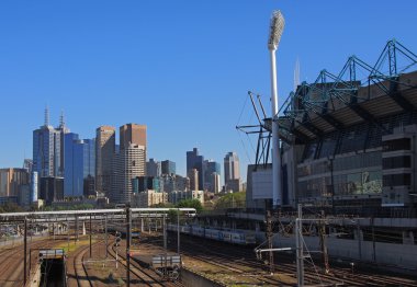 Melbourne bırakarak trenler