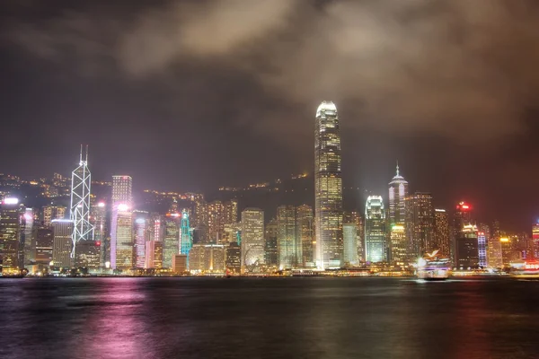 Skyline van hong kong 's nachts — Stockfoto