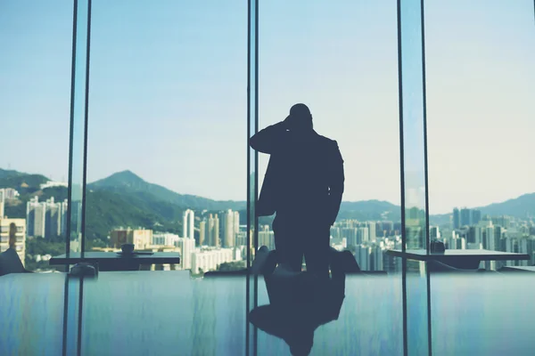 Silhouette of man entrepreneur — 图库照片