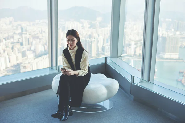 Confident female secretary searching information — Stock Photo, Image