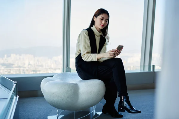 Young woman CEO checking e-mail — 스톡 사진