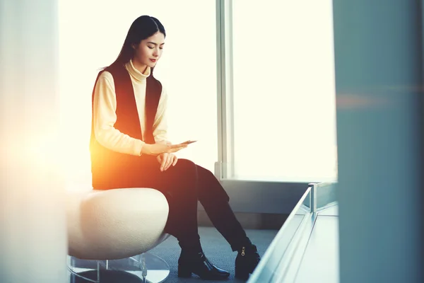 Female office worker of successful company — Stock Photo, Image